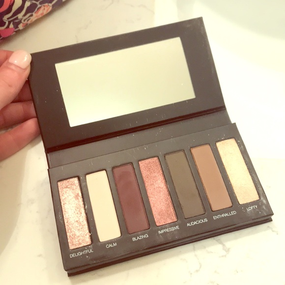 Younique Other - Younique Eye Shadow Palette Younique Other - Younique Eye Shadow Palette